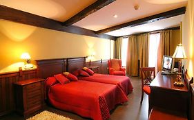 Hostal Santo Grial Casa De Hóspedes 2*